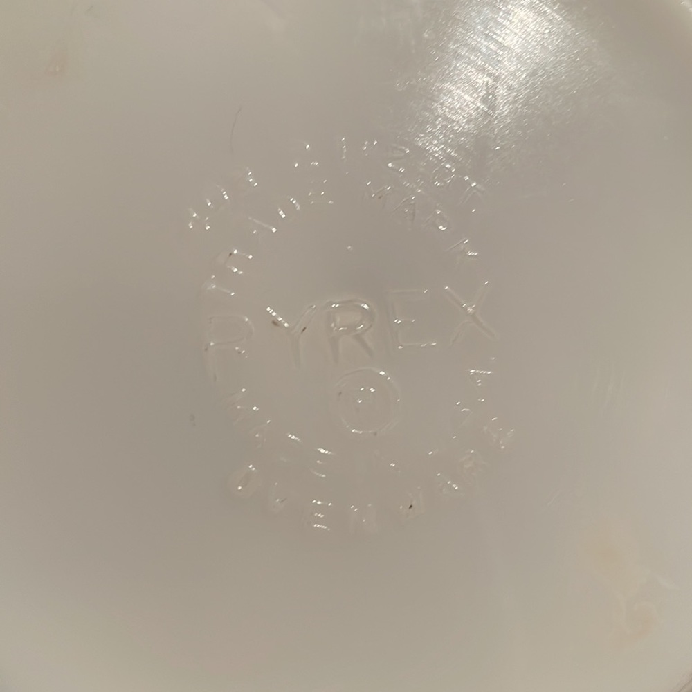 Vintage Pyrex Bowl Avocado Green 2.5quart - Picture 5 of 14